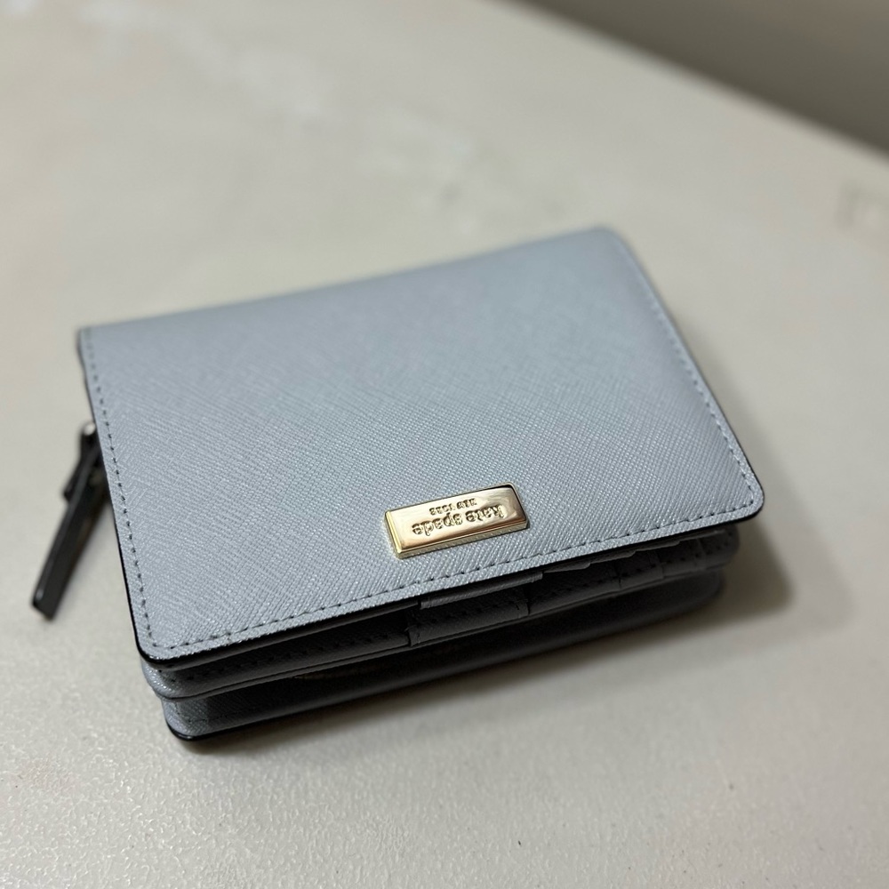 (A13) Kate Spade Cara Laurel Way Bifold Wallet wlru2663